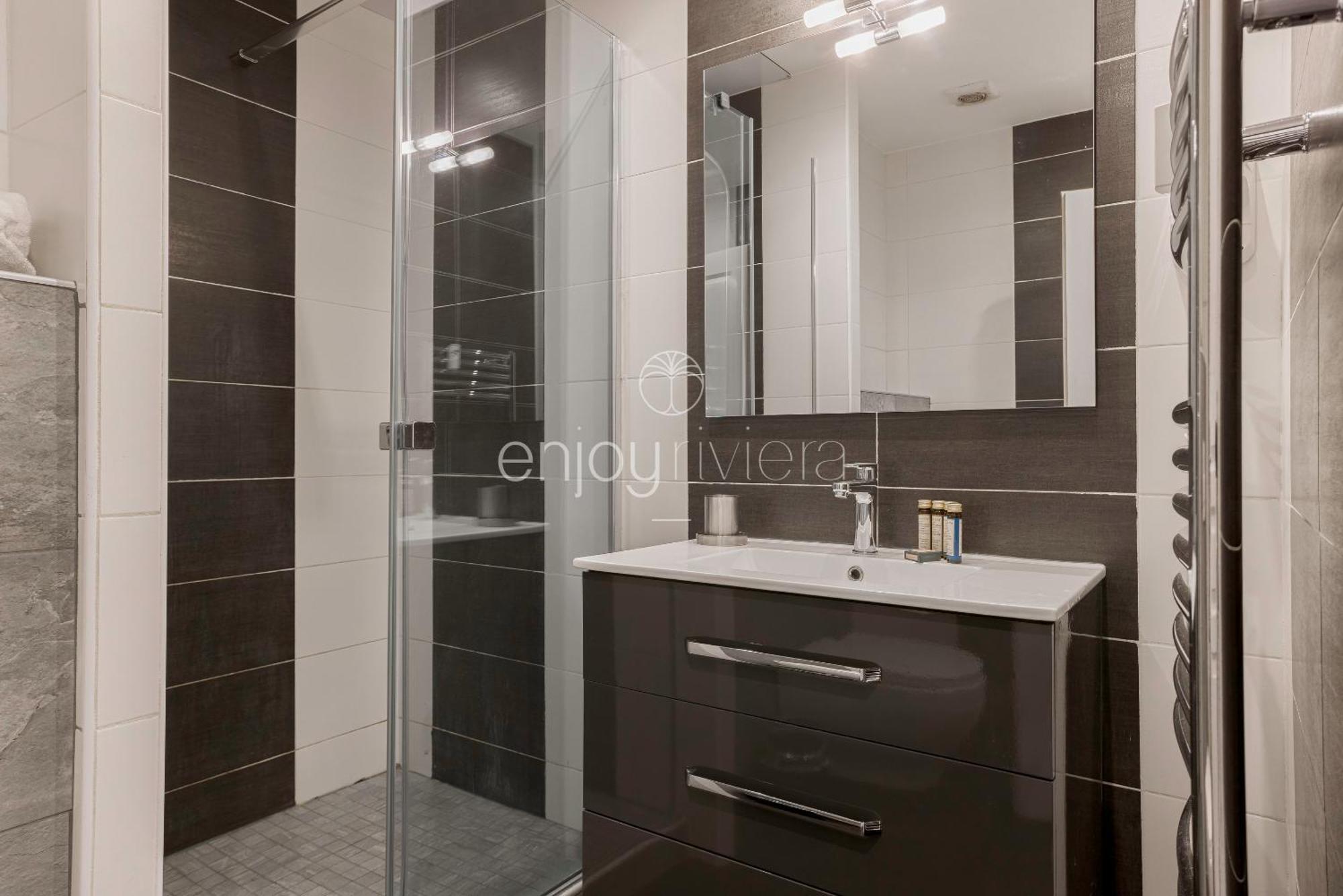 Palais Miramar - Suite & B31 - Croisette Emplacement Unique - 20M Plage - Wifi - Clim كان المظهر الخارجي الصورة