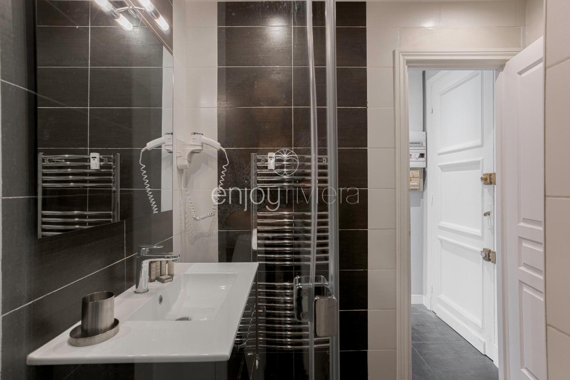 Palais Miramar - Suite & B31 - Croisette Emplacement Unique - 20M Plage - Wifi - Clim كان المظهر الخارجي الصورة